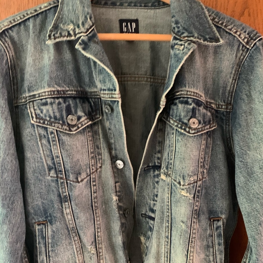 Men’s distressed Gap jean jacket